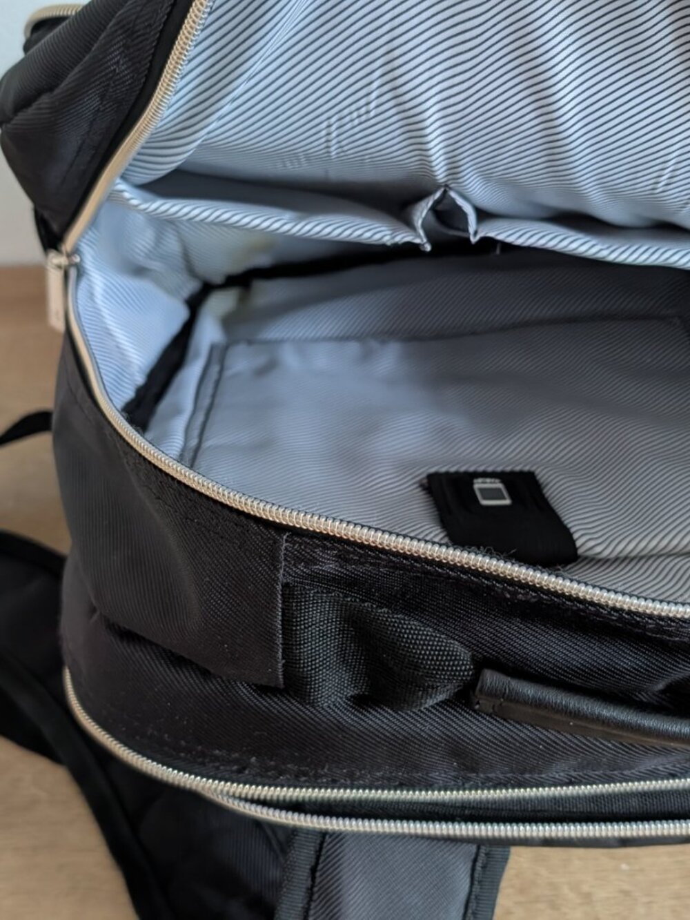 Kenneth Cole Reaction Backpack - Picture 5 of 7